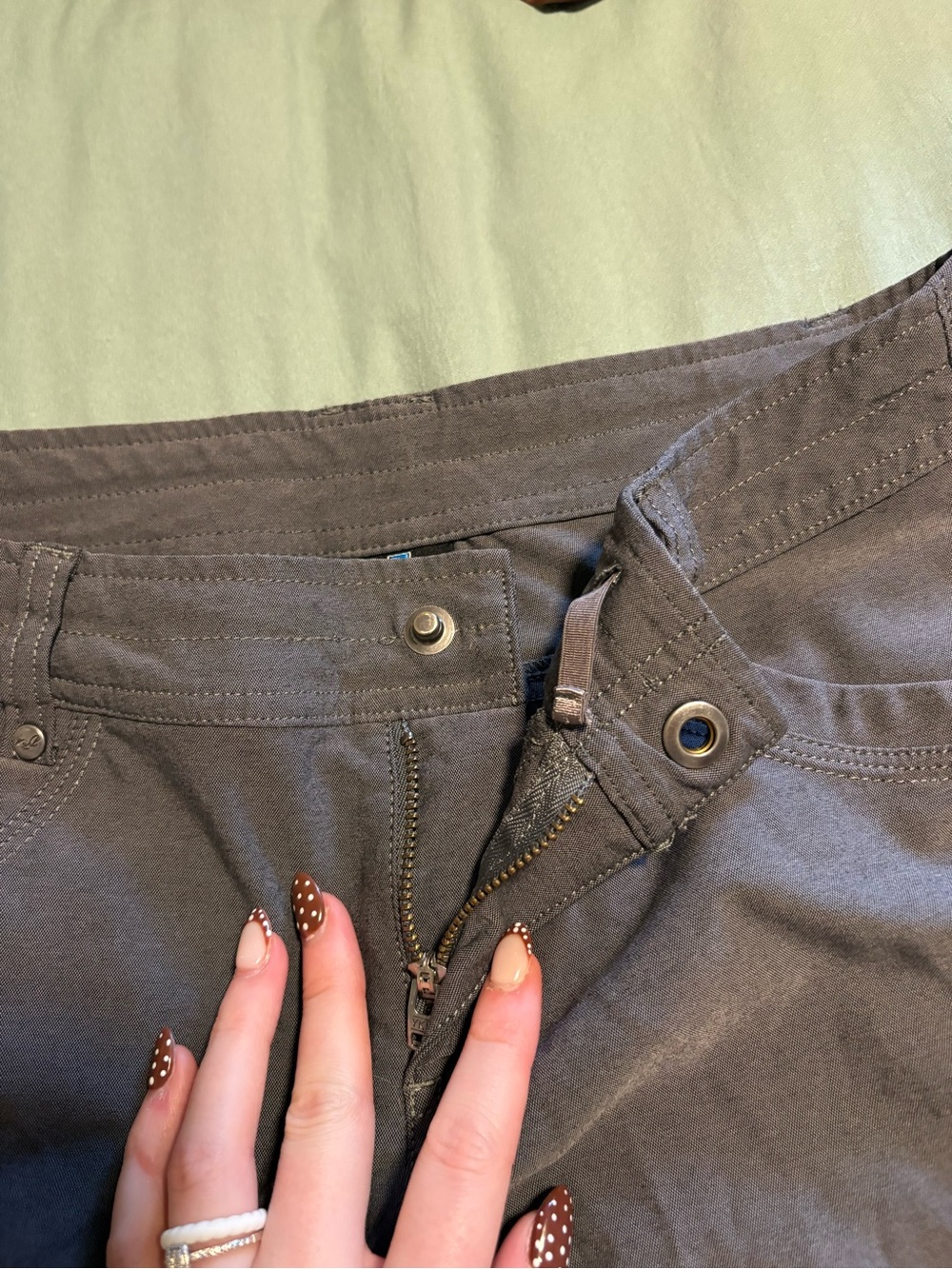 KÜHL Women's Outdoor Hiking Shorts- size 4 - Picture 3 of 7